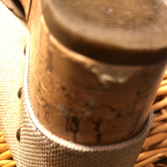 SONOMA LIFE + STYLE Gold criss-cross cork wedge S7 - Picture 7 of 8